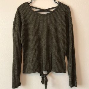 Front Tie Mid-Rise Top